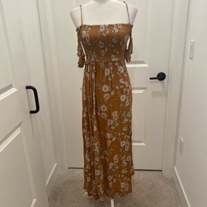 ASTR burnt orange & cream floral boho maxi dress w cold shoulder detail & slit